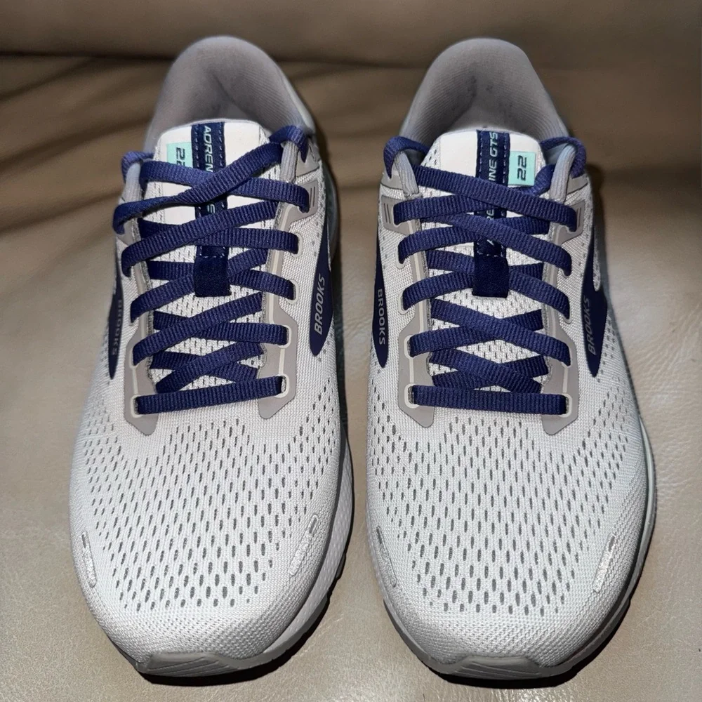 Brooks  Adrenaline GTS 22 Running Shoes Women's 8.5 Wide - Picture 2 of 9